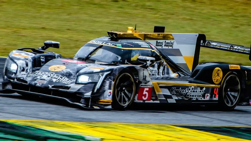 No. 5 Mustang Sampling Cadillac DPi-V.R at the 2017 Petit Le Mans