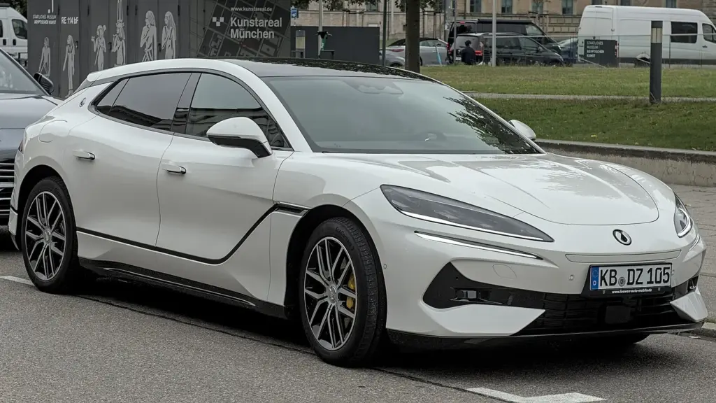 Denza Z9 GT shooting brake at IAA 2025