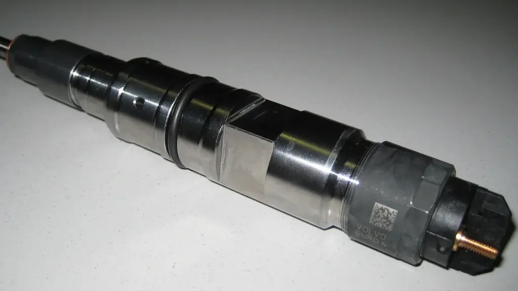 Common-rail diesel fuel injector