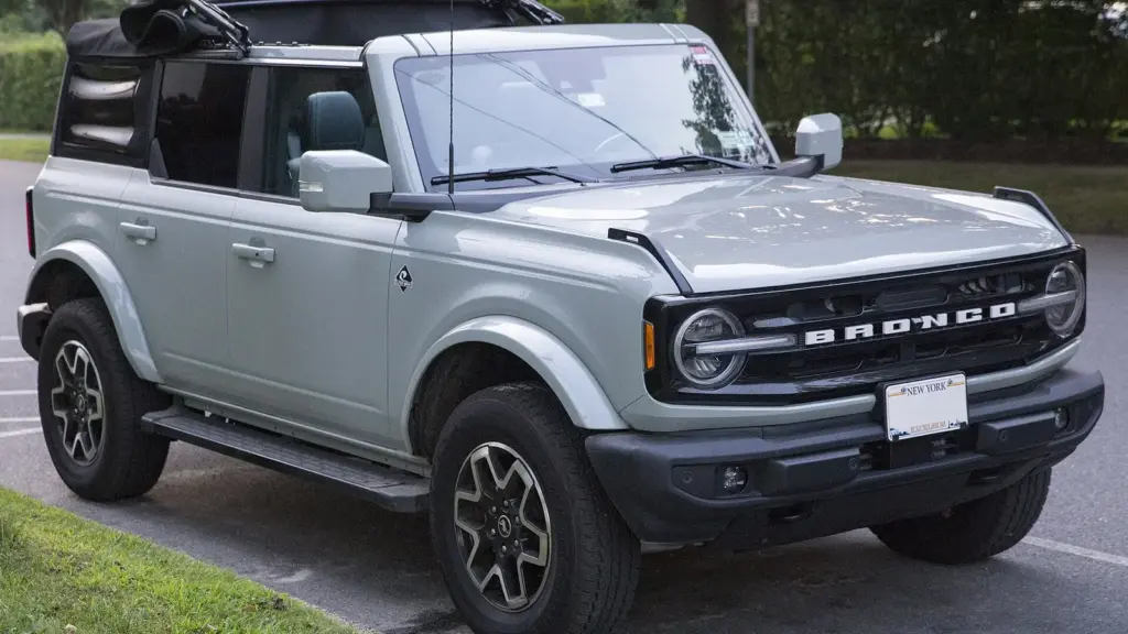 2021 Ford Bronco Outer Banks four-door in Area 51 paint