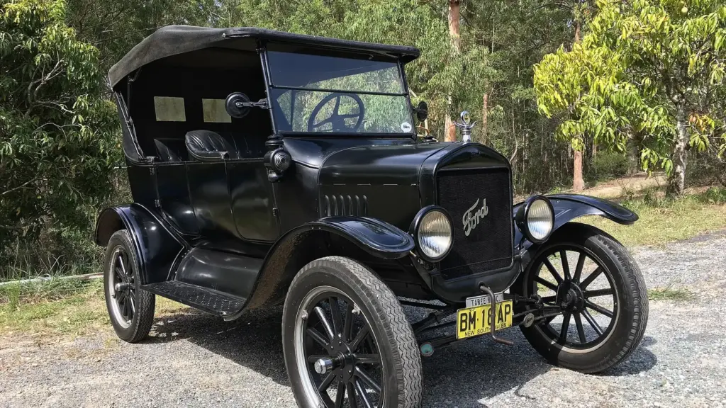 Black 1925 Ford Model T touring car built at the Highland Park plant