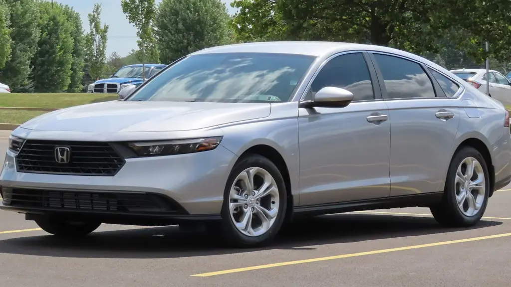 2023 Honda Accord LX sedan, front left view