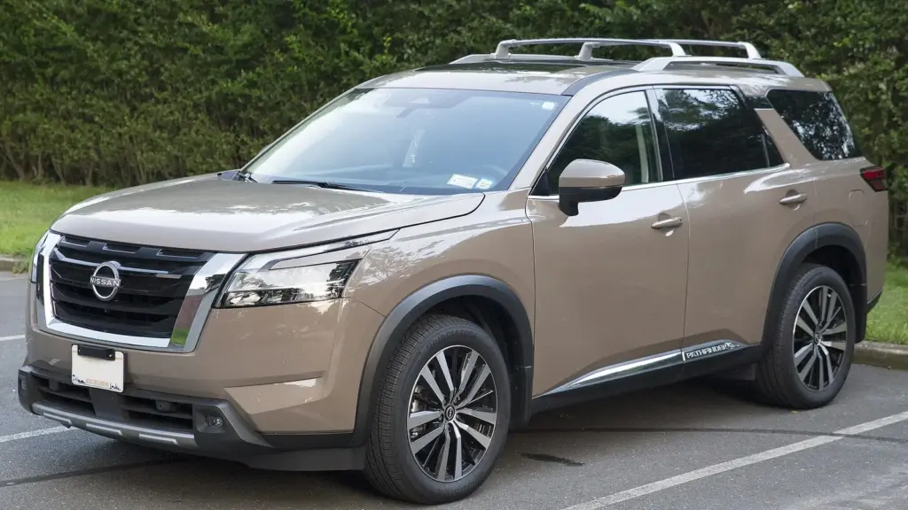 2023 Nissan Pathfinder Platinum 4WD in Baja Storm Metallic