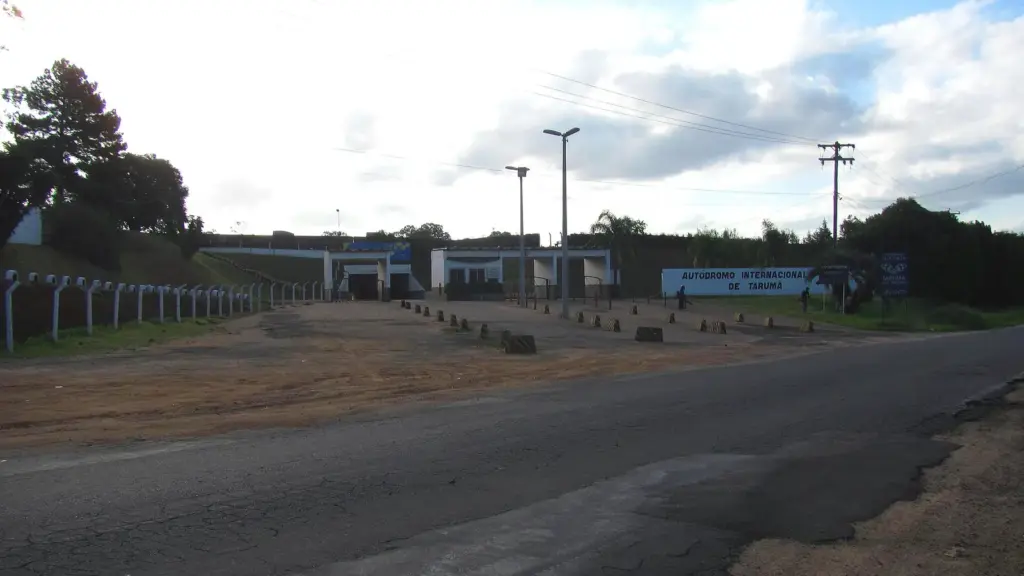Entrance to the Autódromo Internacional de Tarumã in Viamão
