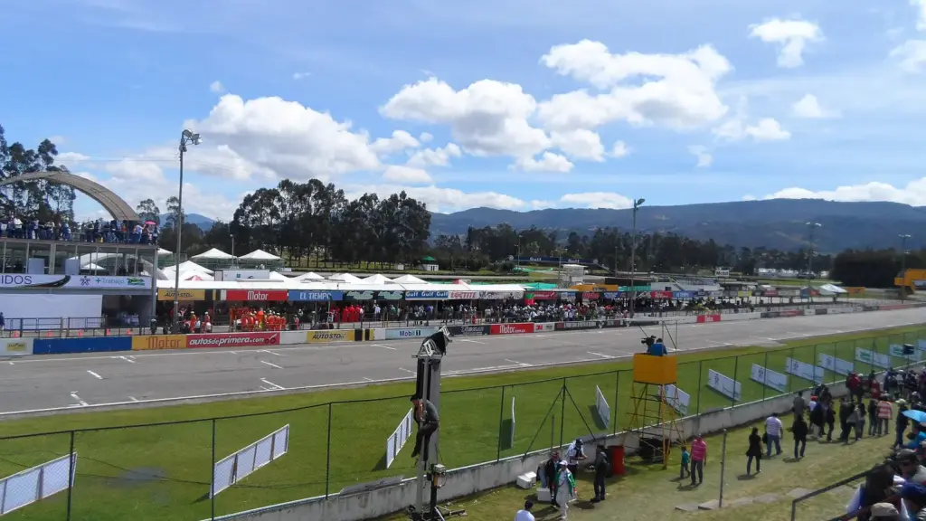 Paddock and main straight at the Autódromo de Tocancipá near Bogotá