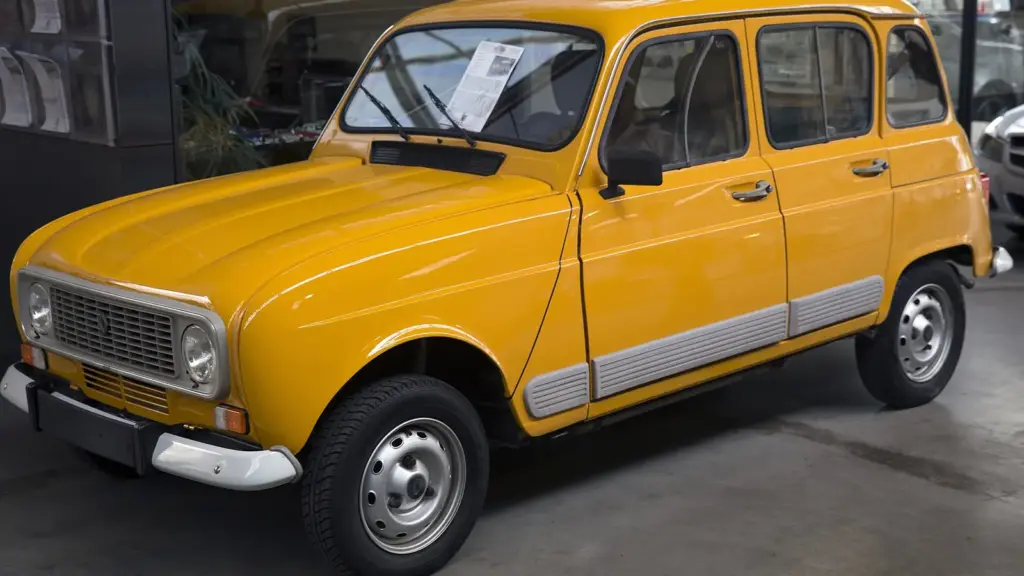 1984 Renault 4 GTL in raw silk beige