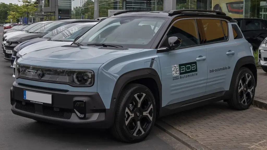 Grey Renault 4 E-Tech electric SUV