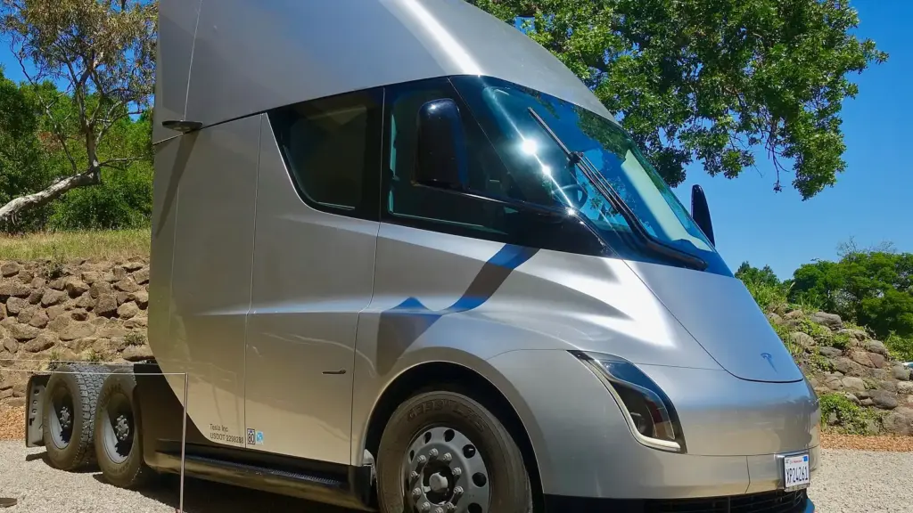Tesla Semi electric truck parked at Tesla headquarters in 2019