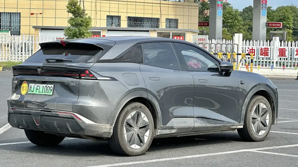 Deepal S07 electric SUV, sold in China as the Shenlan S7