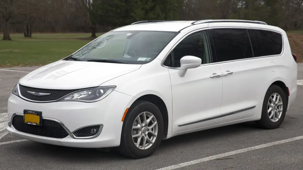 White 2020 Chrysler Pacifica Touring-L minivan