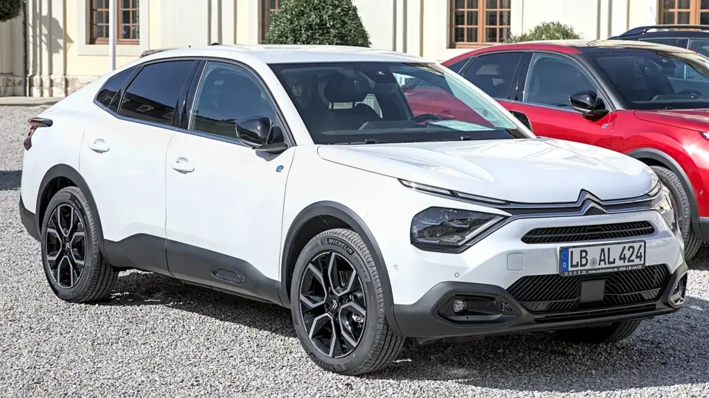 Citroën ë-C4 X electric fastback sedan