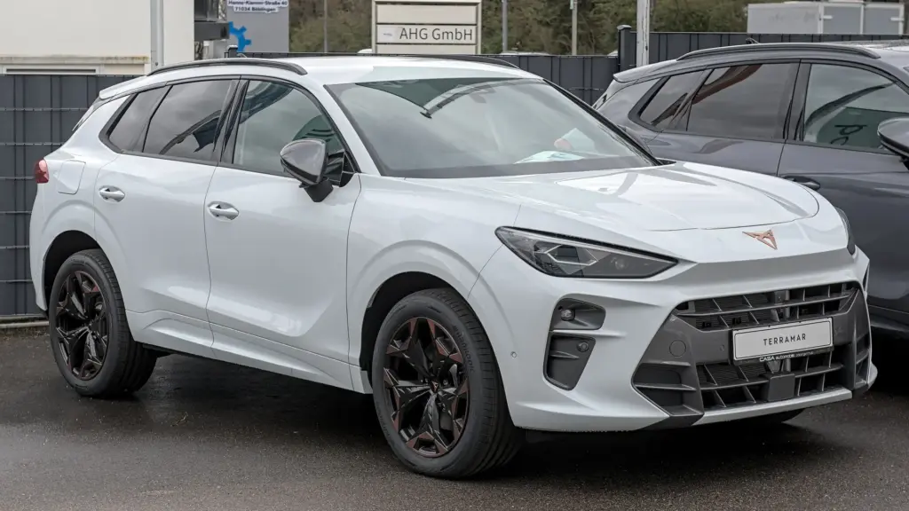 White Cupra Terramar VZ SUV