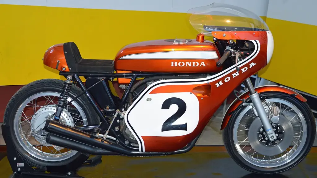 The Honda CR750 that Dick Mann rode to victory in the 1970 Daytona 200, on display