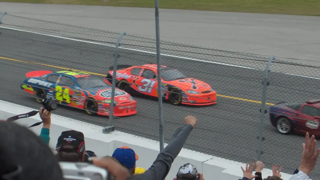 Jeff Burton and Jeff Gordon racing during the 2006 Daytona 500