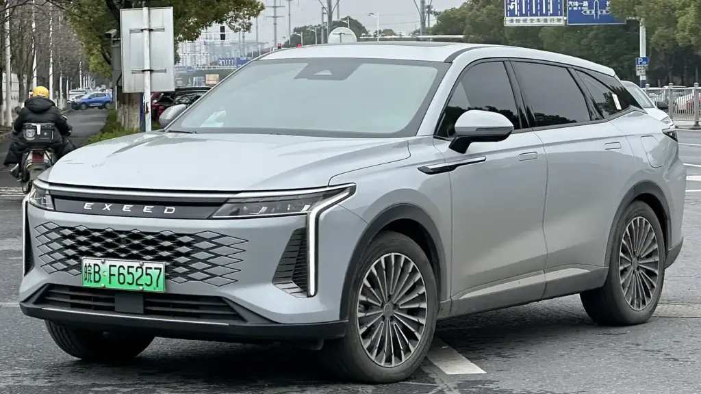 Silver Exeed RX plug-in hybrid SUV
