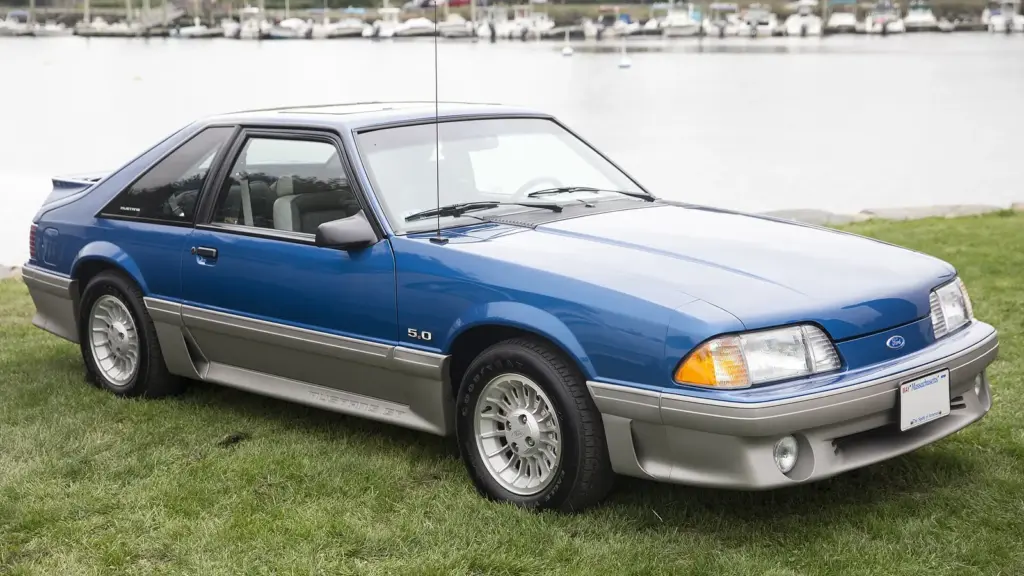 1990 Ford Mustang GT 5.0 hatchback in Ultra Blue, Fox-body generation