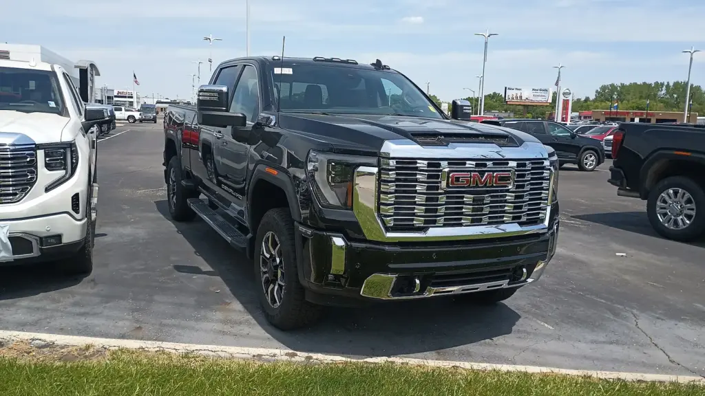 2024 GMC Sierra 2500HD Denali heavy-duty pickup