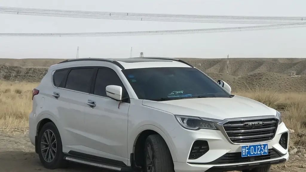White Jetour X70 SUV