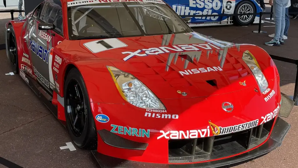 The No. 1 Xanavi NISMO Nissan Fairlady Z from the 2004 JGTC season