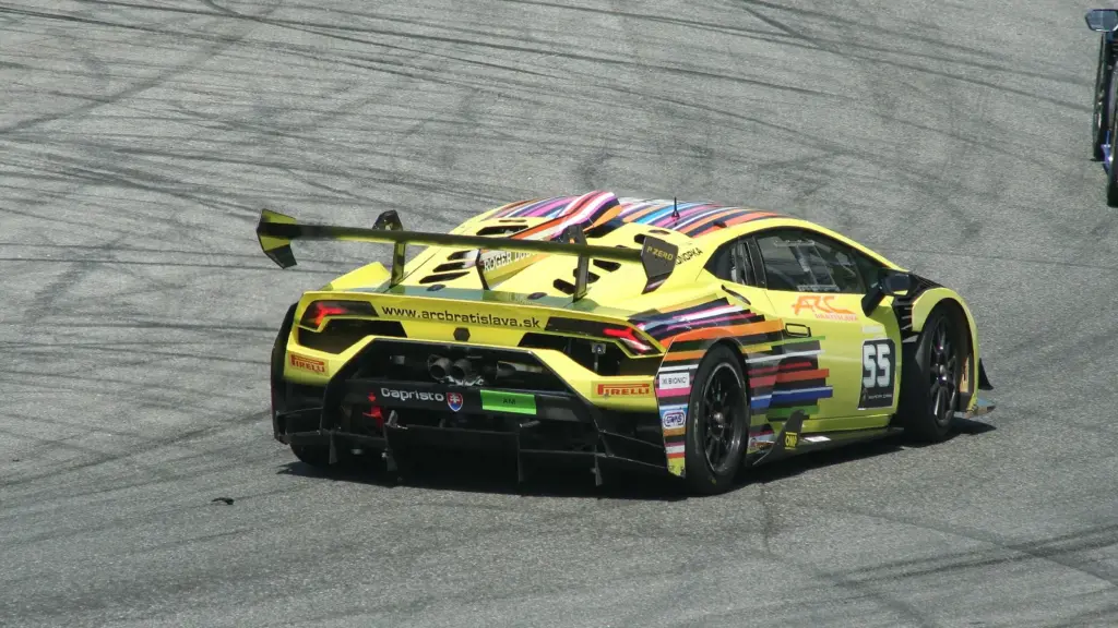 A Lamborghini Huracán Super Trofeo racing at Monza in the 2018 Lamborghini Super Trofeo Europe series