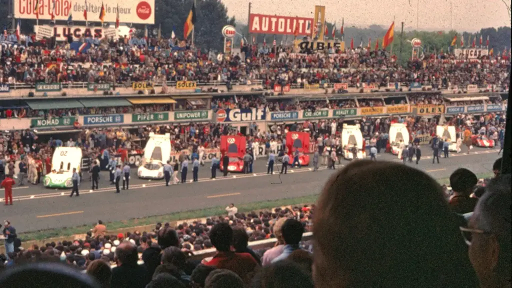 The start of the 1969 24 Hours of Le Mans