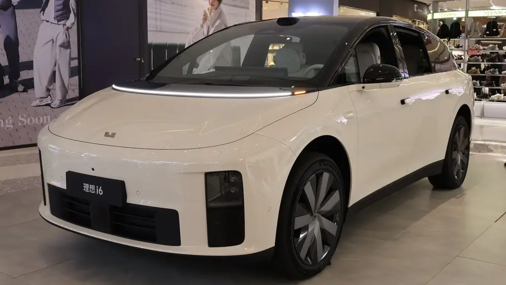 White Li i6 electric SUV on display in Shanghai