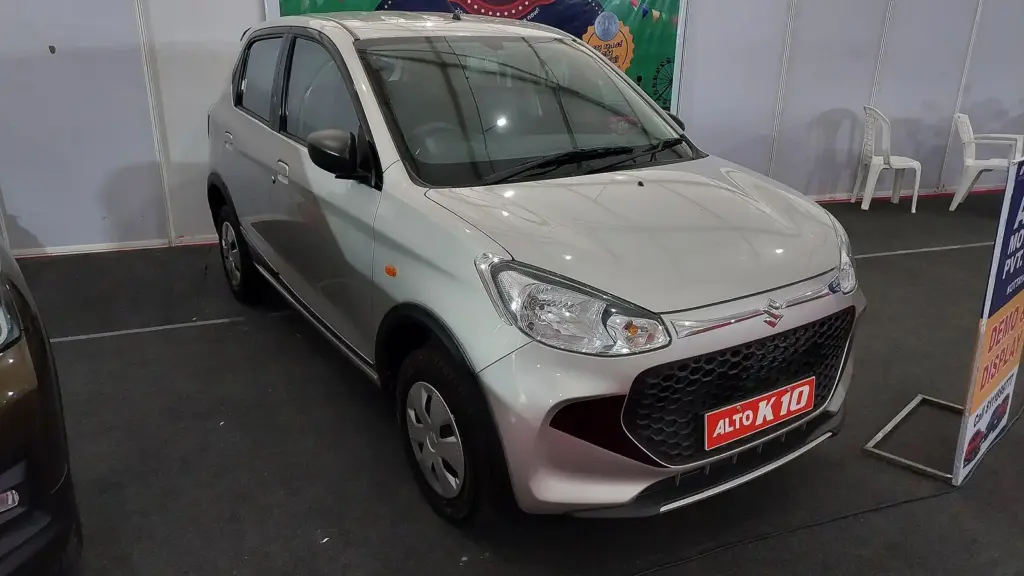Silver Maruti Suzuki Alto K10 hatchback