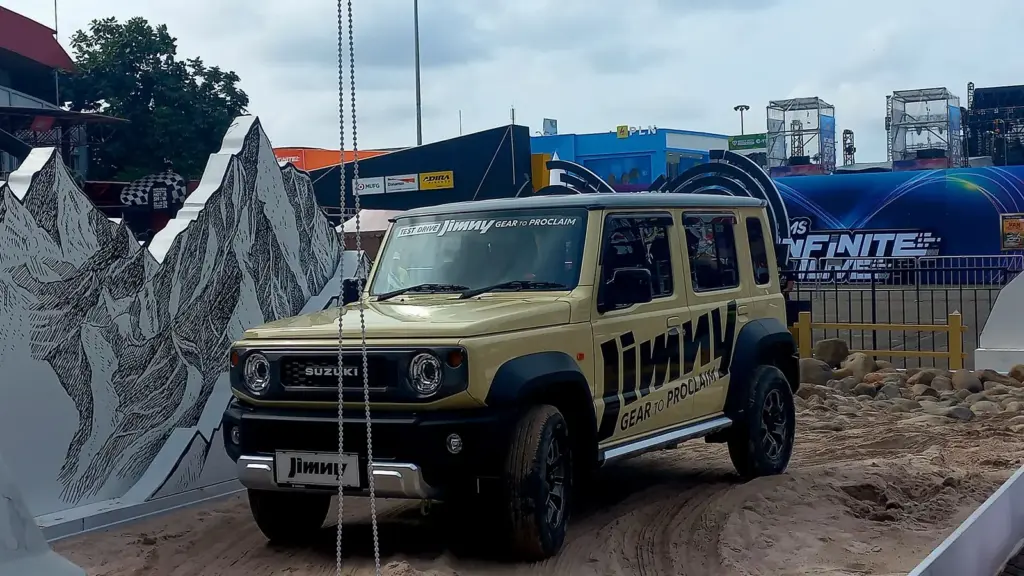 Suzuki Jimny five-door at an auto show