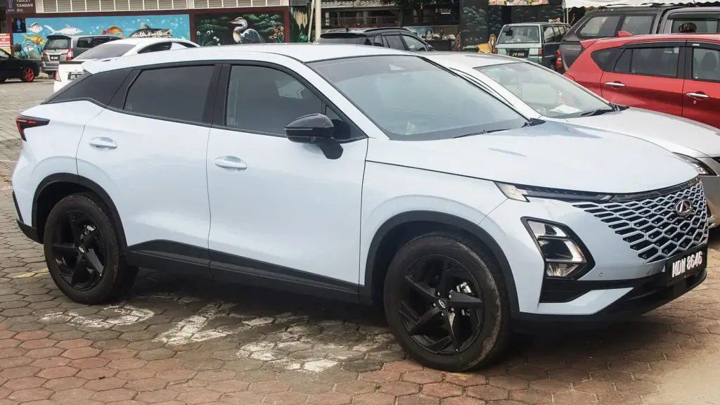 White Omoda 5 compact crossover