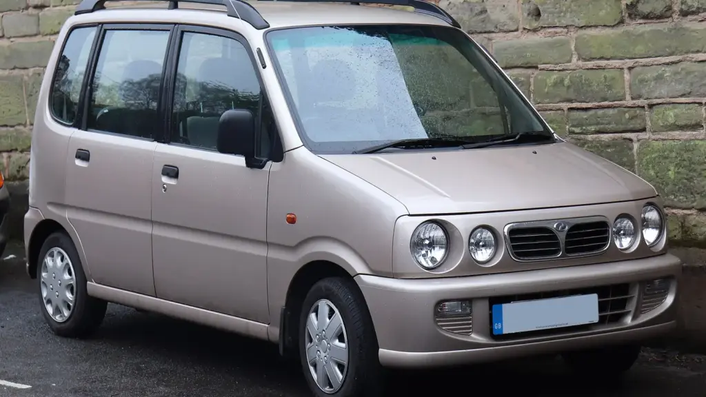 Silver 2003 Perodua Kenari EZ, front view