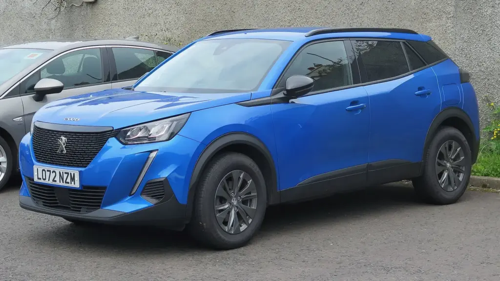 2023 Peugeot 2008 small SUV in Vertigo Blue