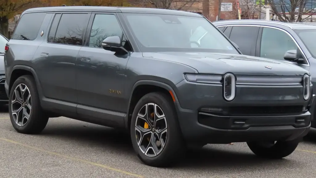 Gray 2025 Rivian R1S Ascend Tri Max SUV in Cleveland, Ohio