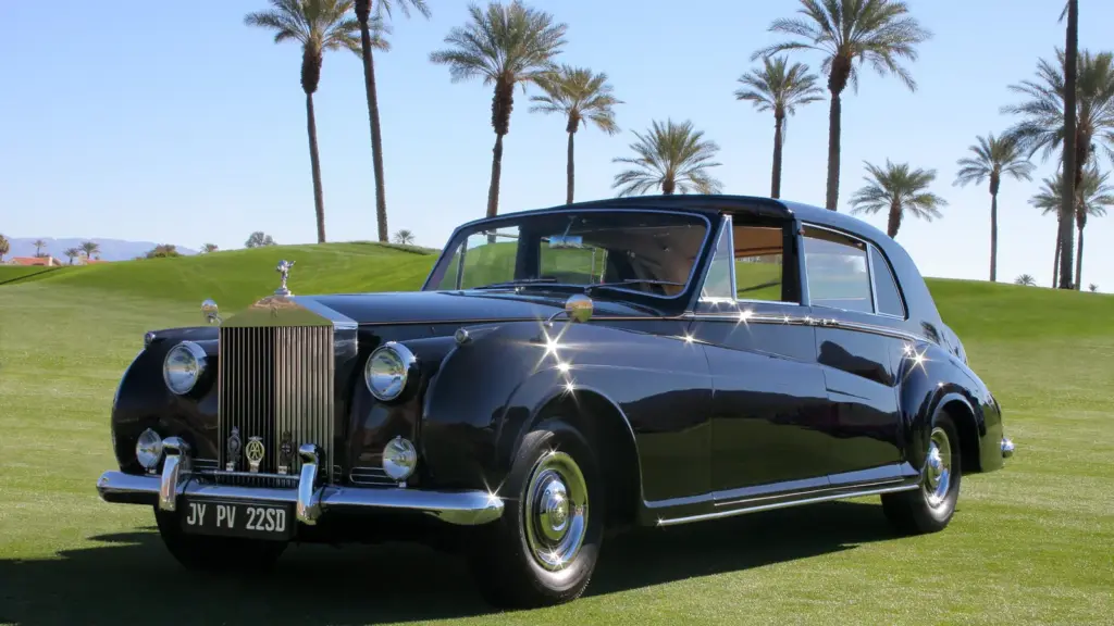 Rolls-Royce Phantom V Sedanca de Ville by James Young