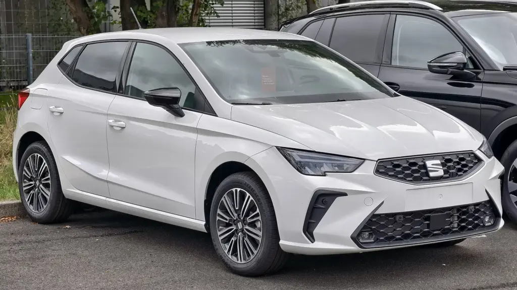 Facelifted fifth-generation SEAT Ibiza FR