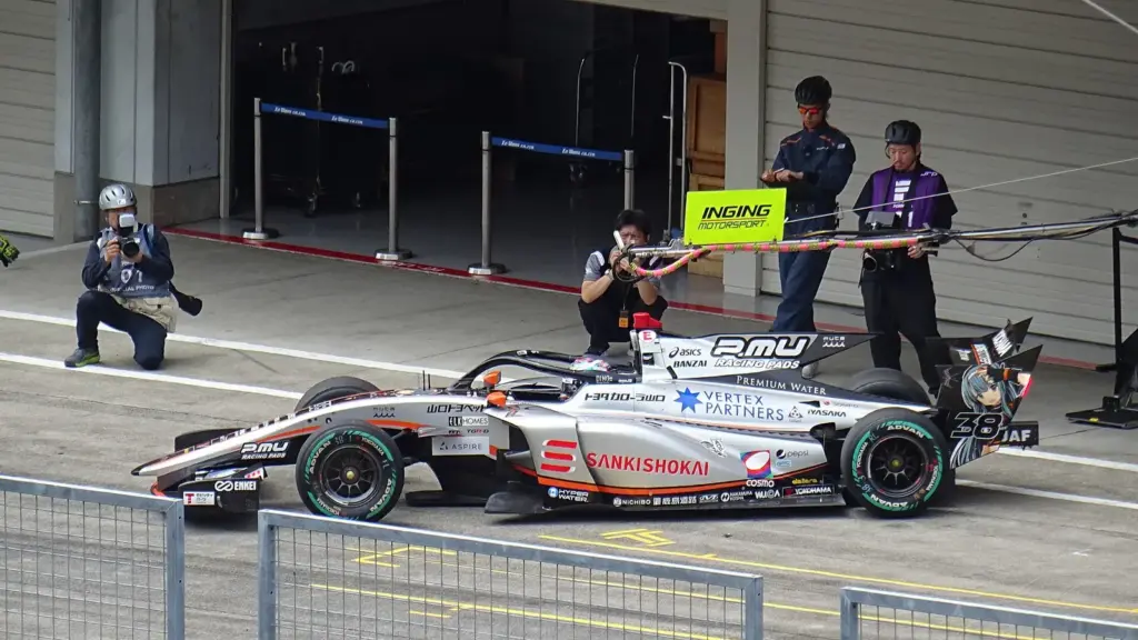 Sena Sakaguchi’s Super Formula car in qualifying at Suzuka in 2026