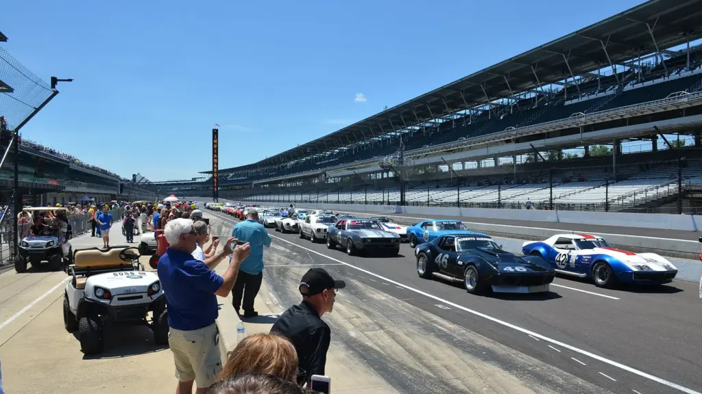 The starting field for the 2016 SVRA Brickyard Invitational Indy Legends Pro-Am race
