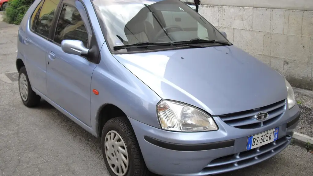 Blue 2000 Tata Indica hatchback