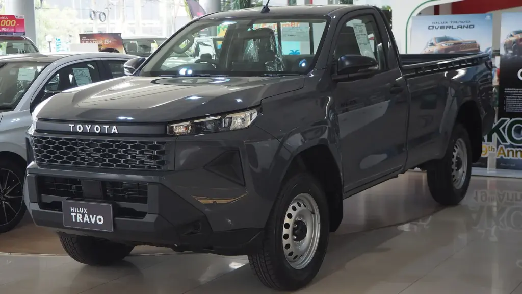 Gray ninth-generation Toyota Hilux single cab 2.8 diesel at a dealer in Khon Kaen, Thailand