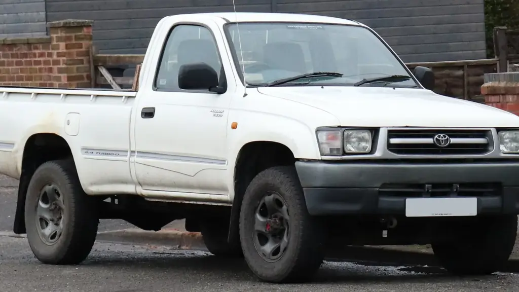 White 1998 sixth-generation Toyota HiLux 2.4 turbo-diesel single cab in Warwick, England