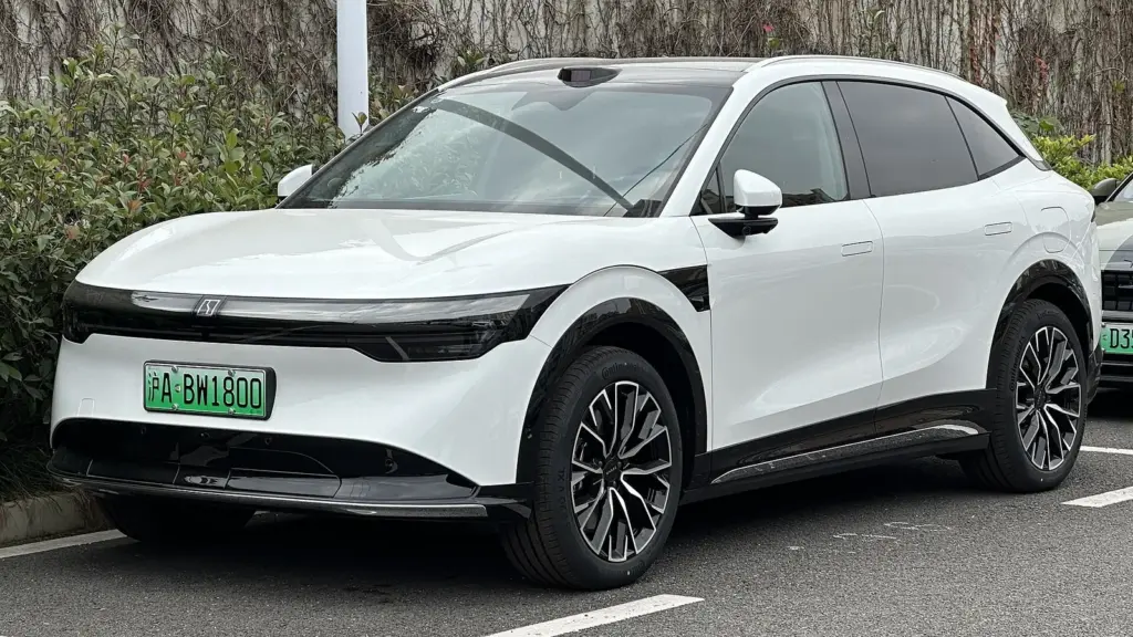 White Zeekr 7X midsize electric SUV