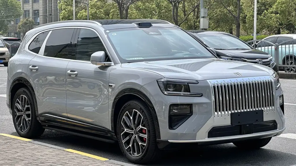 Silver Zeekr 8X plug-in hybrid SUV on a street